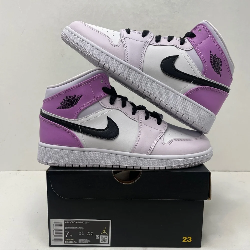 Nike Air Jordan 1 Retro Mid GS “Barely Grape/Lilac” 2023 - Picture 1 of 4